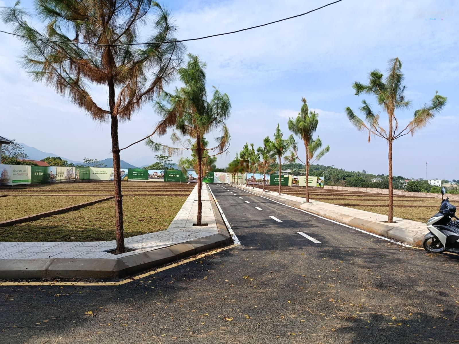 Chỉ 2.6 tỷ sở hữu Lô đất nghỉ dưỡng siêu đẹp Phú Mãn-Hoà Lạc, View hồ, Tựa núi, 220m2 full thổ cư !