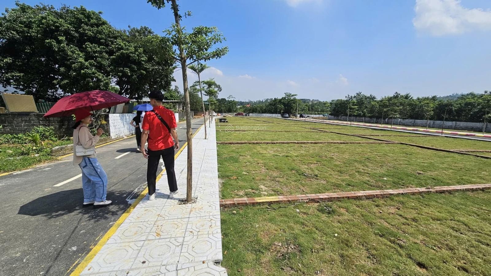 Bán đất Hòa Lạc, sổ đỏ sẵn DT100m full thổ cư, nằm gần ĐH Quốc Gia, ĐH FPT, khu CNC chỉ với 3 tỷ