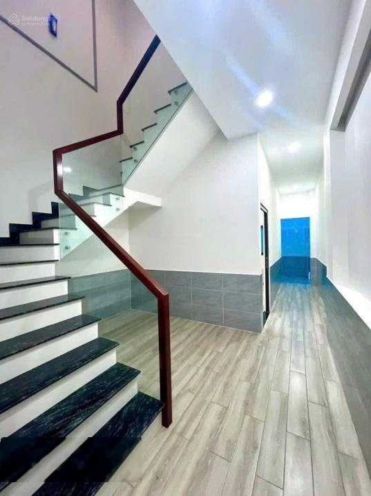 Nhà 1 trệt 1 lầu giá rẻ An Thạnh 16 phường Thuận An Bình Dương 100m2 full nội thất, sổ hồng riêng