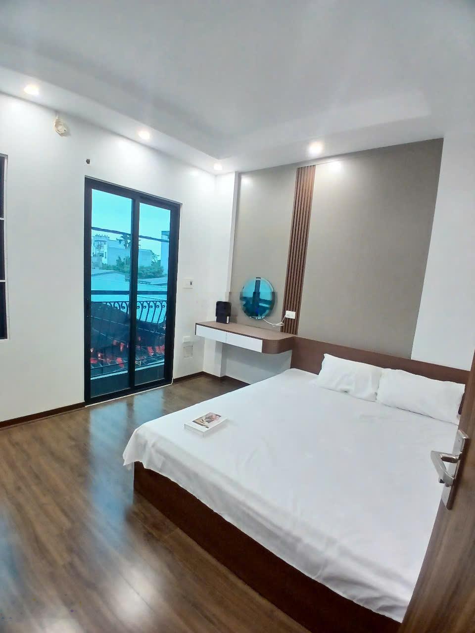 Bán Nhà Thụy Phương, 42m2, 5 tầng, lô góc, ngõ thông oto tránh, kinh doanh