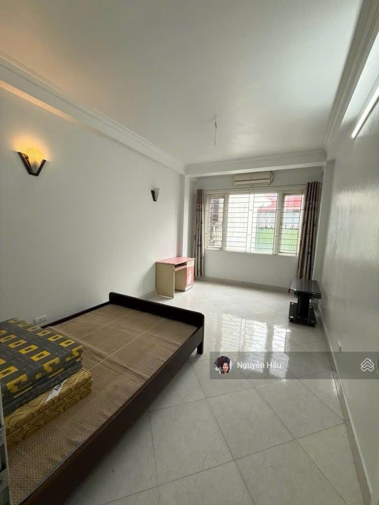 Bán nhà trước tết - Kim Ngưu - lô góc 29m2 - vài bước ra phố - gần ngã tư trần khát chân - lò đúc