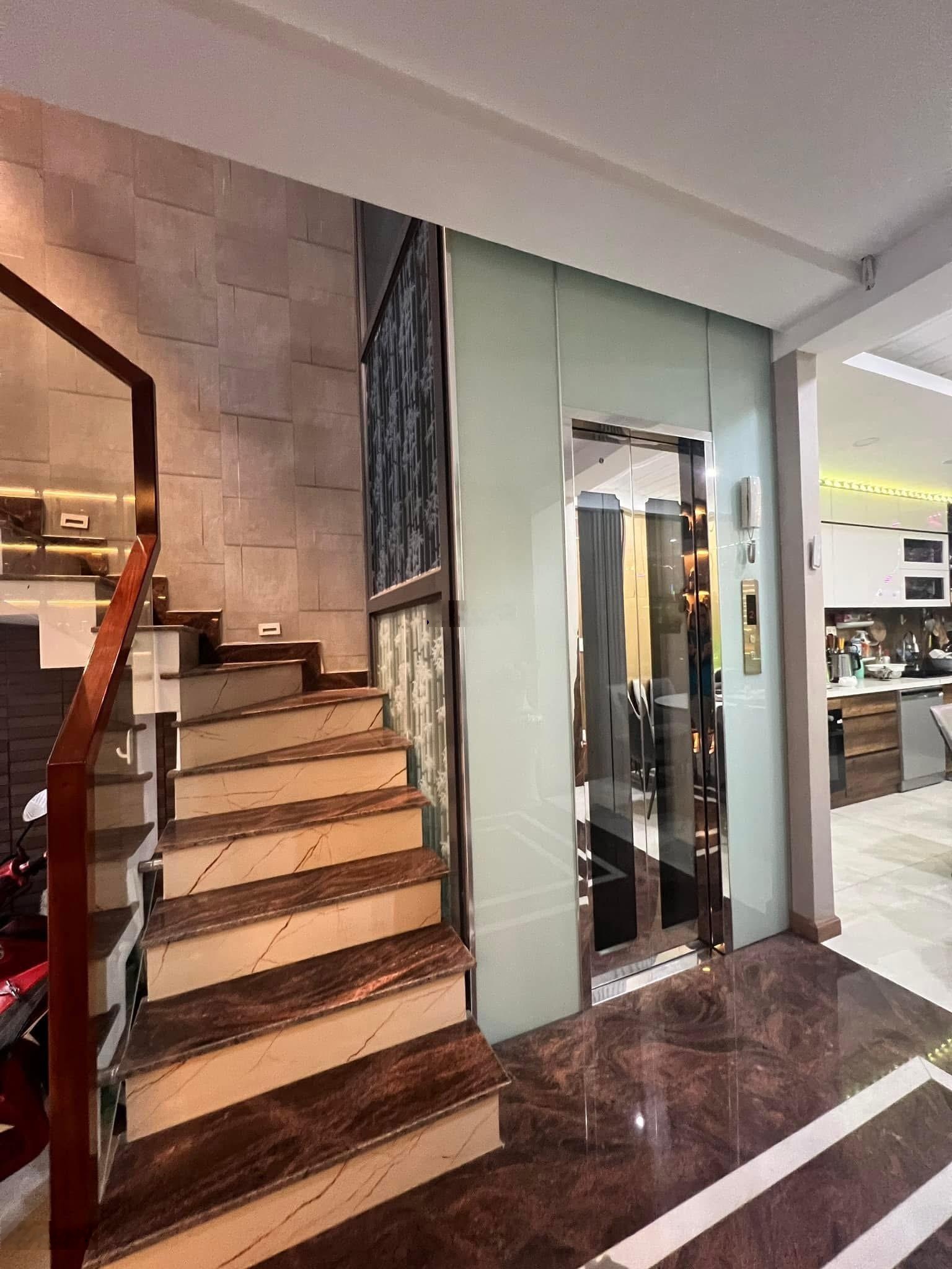 Hẻm nhựa 10m Phan Huy Ích 70m2 5 tầng 6 phòng ngủ master giá 15 tỷ 200tr thương lượng