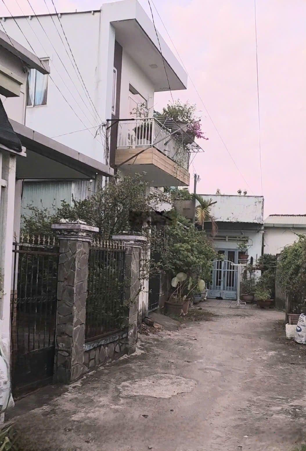 Nhà gần chợ Bún gần siêu thị Aeon sân đậu ô tô - Giá đầu tư