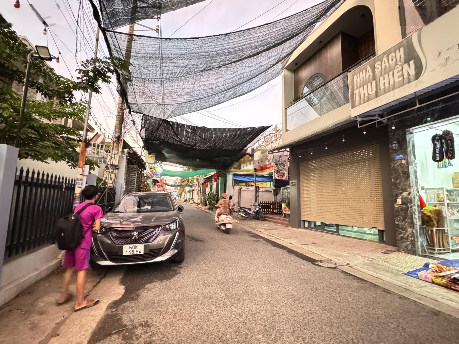 Cặp đất mặt tiền kinh doanh hẻm 179 - Nguyễn Văn Tiên - sổ riêng full thổ cư 100%