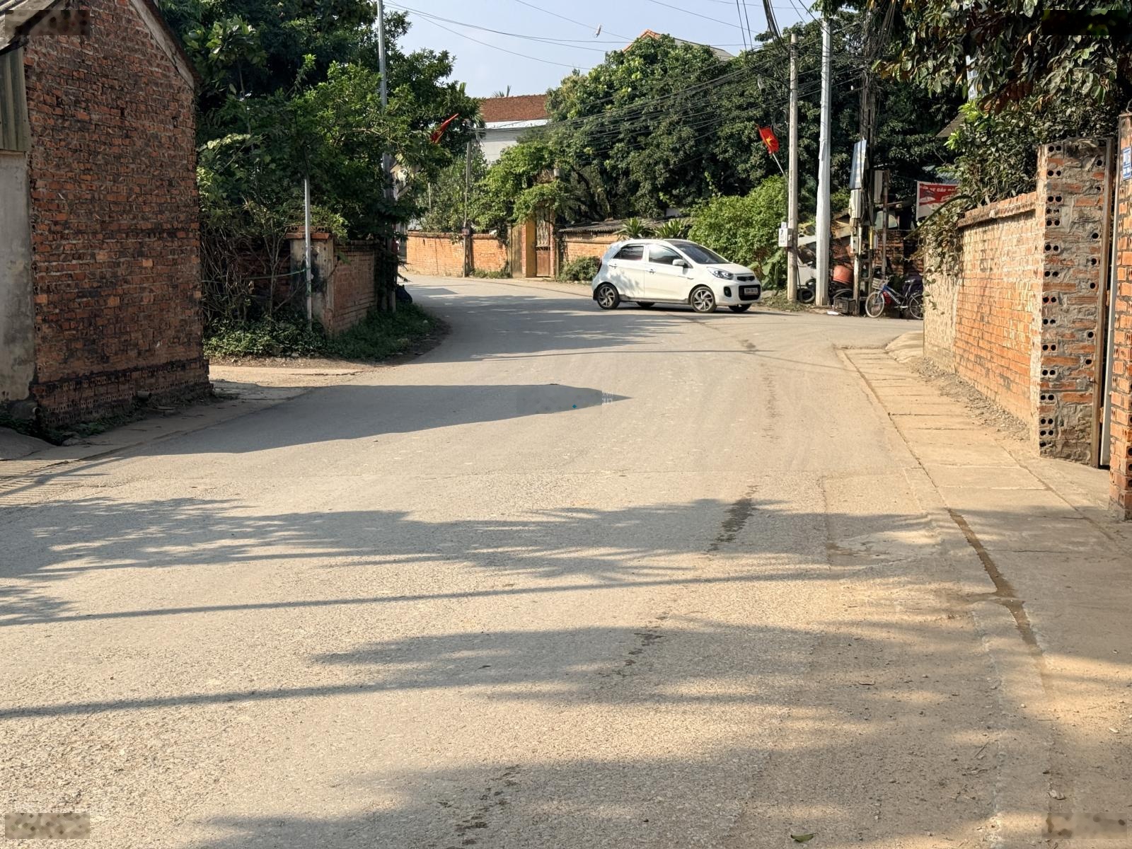 Hiếm lô đất 2 mặt đường trước sau,oto tránh nhau thôn 4,tt phú cát,hn dt101,7m tc70m mt6m gia4,7tỷ