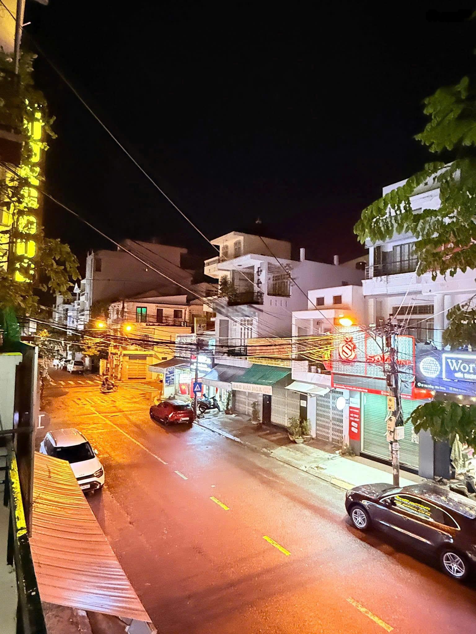 Hạ giá 300 triệu Bán nhà trung tâm thành phố đường Phù Đổng - Nha Trang