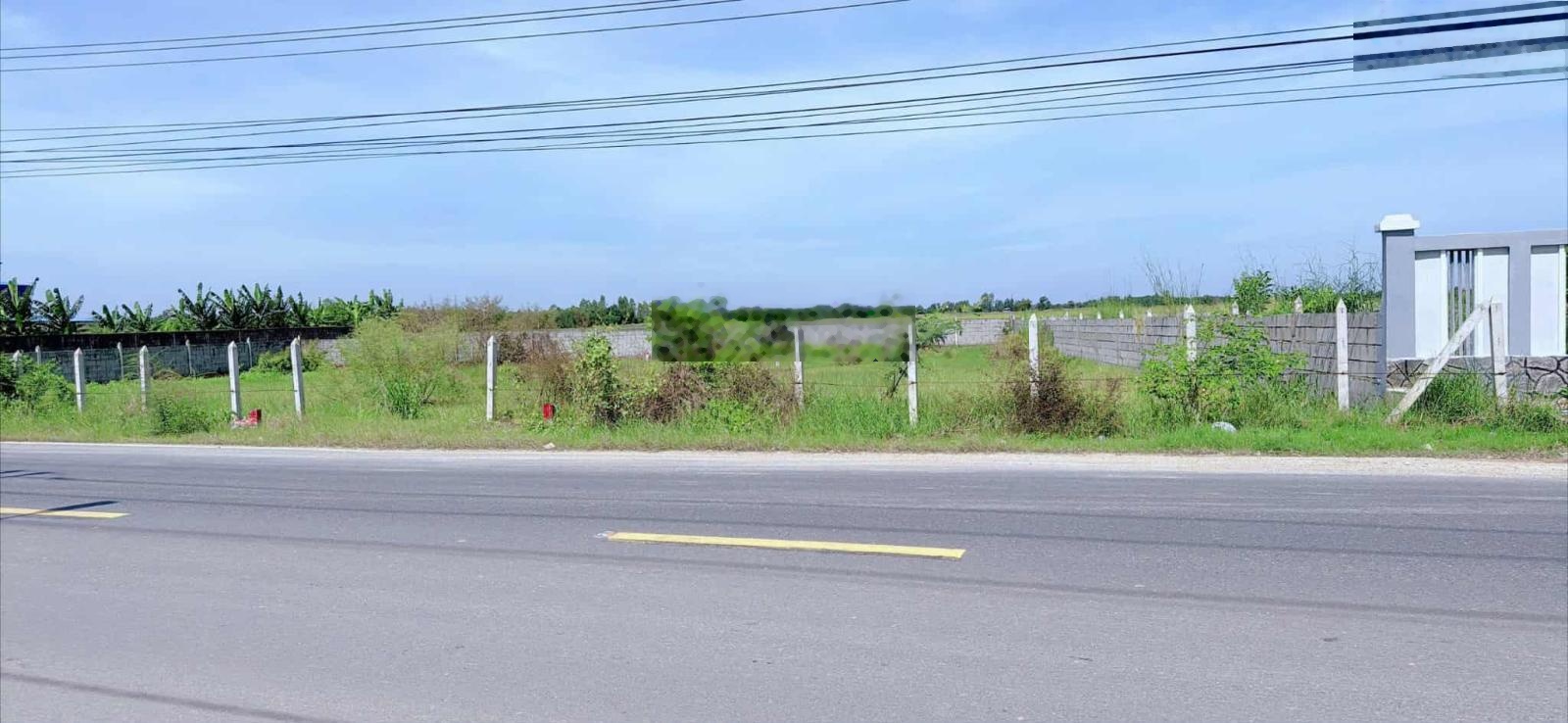 Gia đình tôi kẹt tiền bán gấp lô đất mặt tiền Tỉnh Lộ 7, DT 143m2, SHR, công chứng ngay