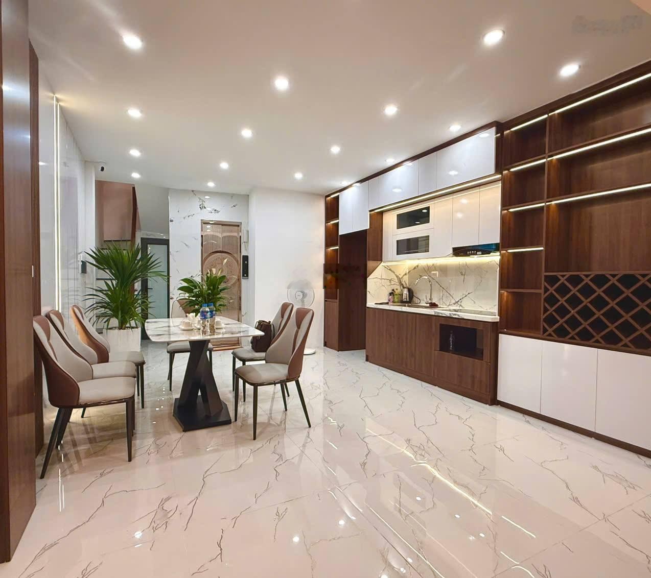 Bán nhà Xuân La Tây Hồ, gần ô tô, thang máy nhà mới ở ngay 40m2 nhỉnh 9 tỷ