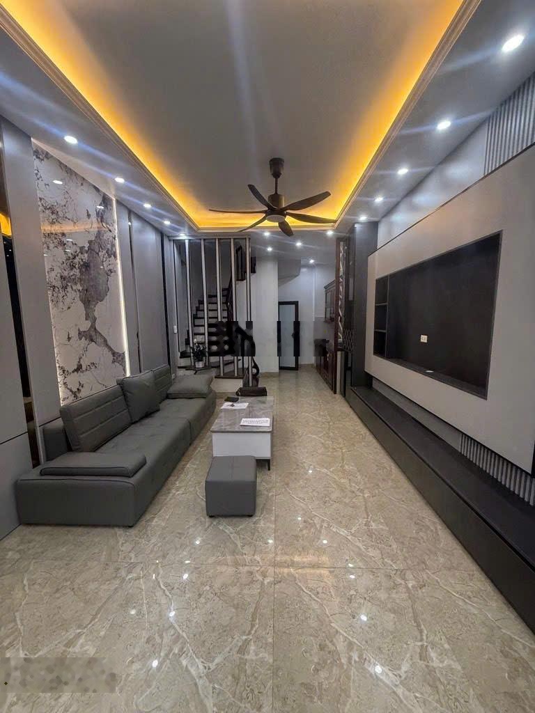 Siêu hiếm, lô góc nhà phố võ thị sáu 40m x 5t, giá 7.6 tỷ, gần ô tô.