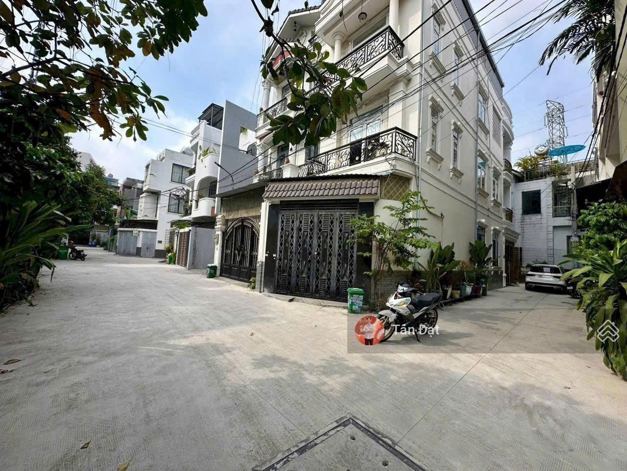 Nhà Đẹp Linh Đông 3 Tầng hẻm xe hơi, tặng nội thất, cách Phạm Văn Đồng 300m, giá 7 tỷ