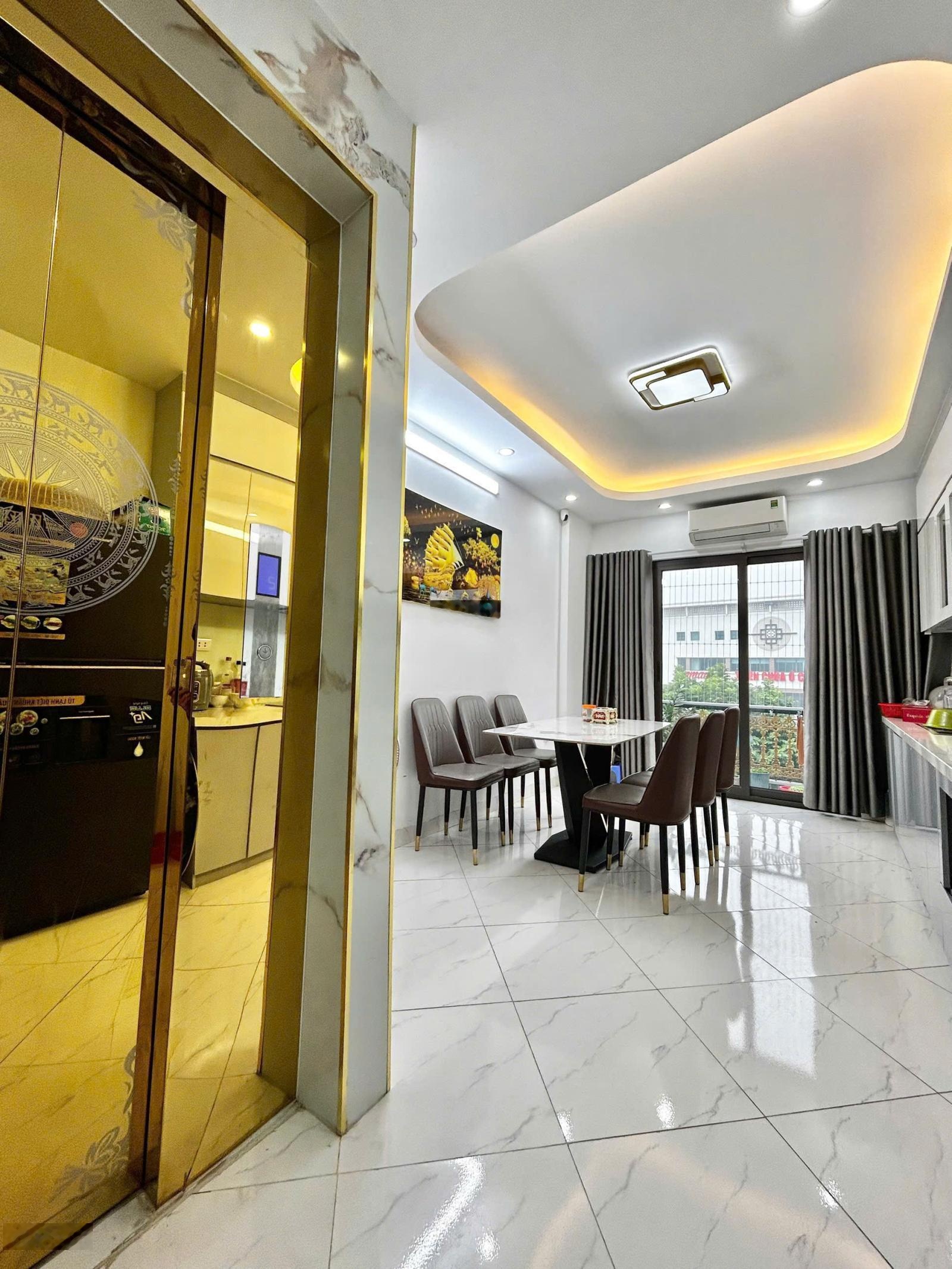 Bán nhà Chế Lan Viên Phạm Văn Đồng 40m2 6 tầng thang máy, hơn 9 tỷ