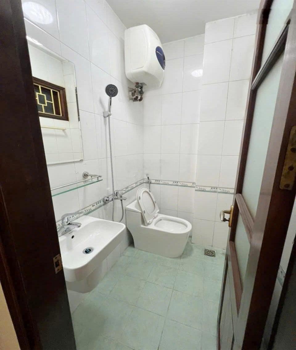 Phố Huế - Trần Khát Chân - nhà đẹp 5 tầng x 3 phòng ngủ giá 12tr/tháng 0911230550