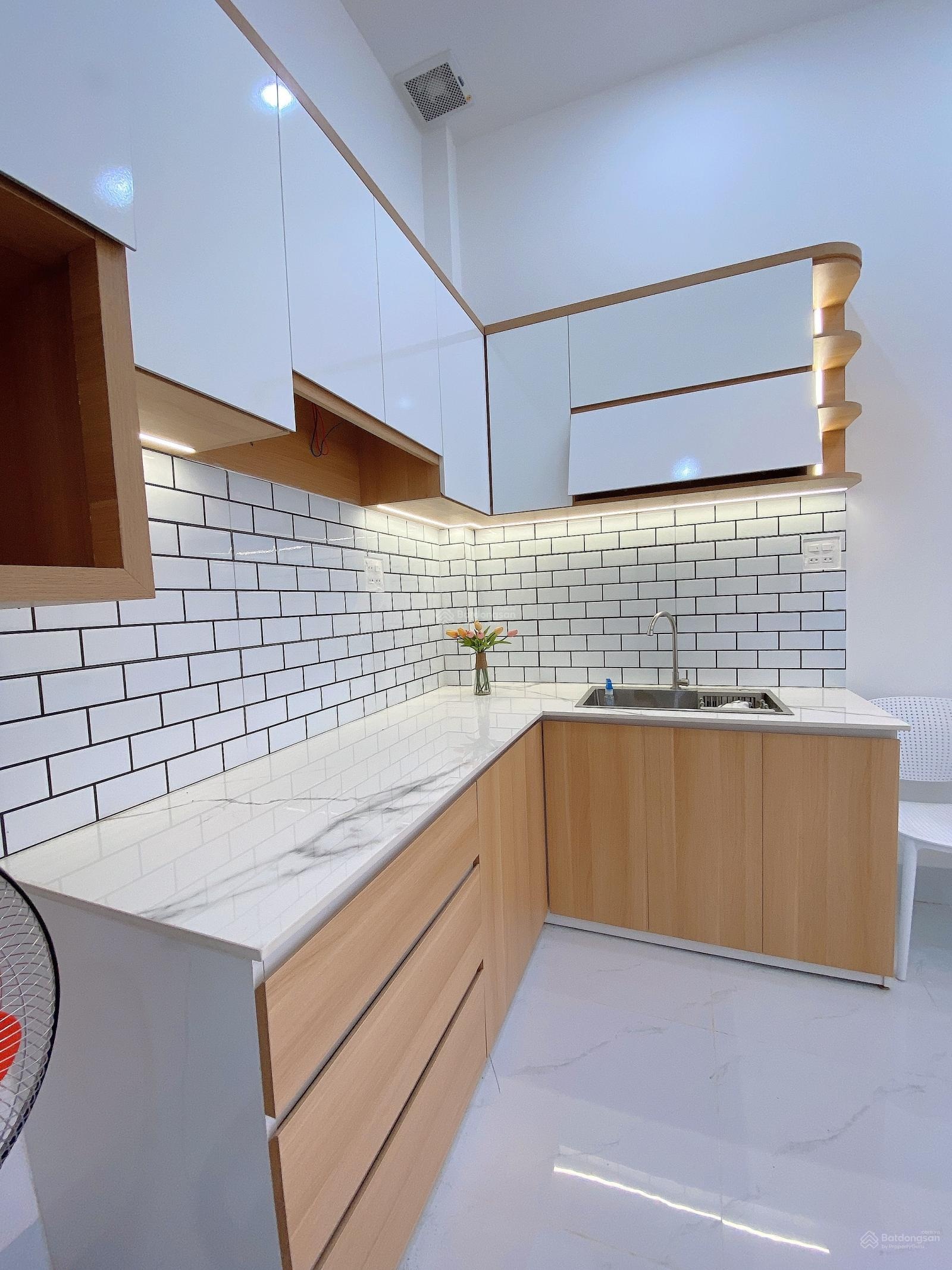 Nhà đẹp hoàn công mới đẹp, hẻm 44 kế đường CMT8 đối diện trường CĐ Kỹ Thuật CT