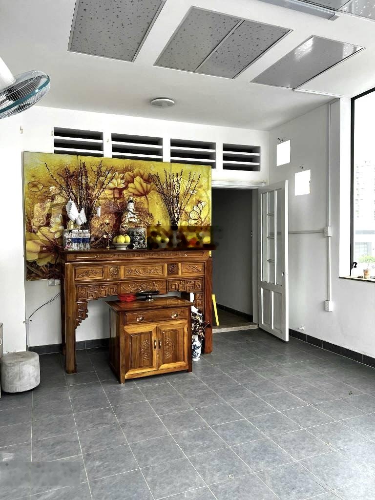 Bán nhà 4 tầng - Có hầm gần sân bay Phường 4 Tân Bình - 104m2 - Chào 18,5 tỷ