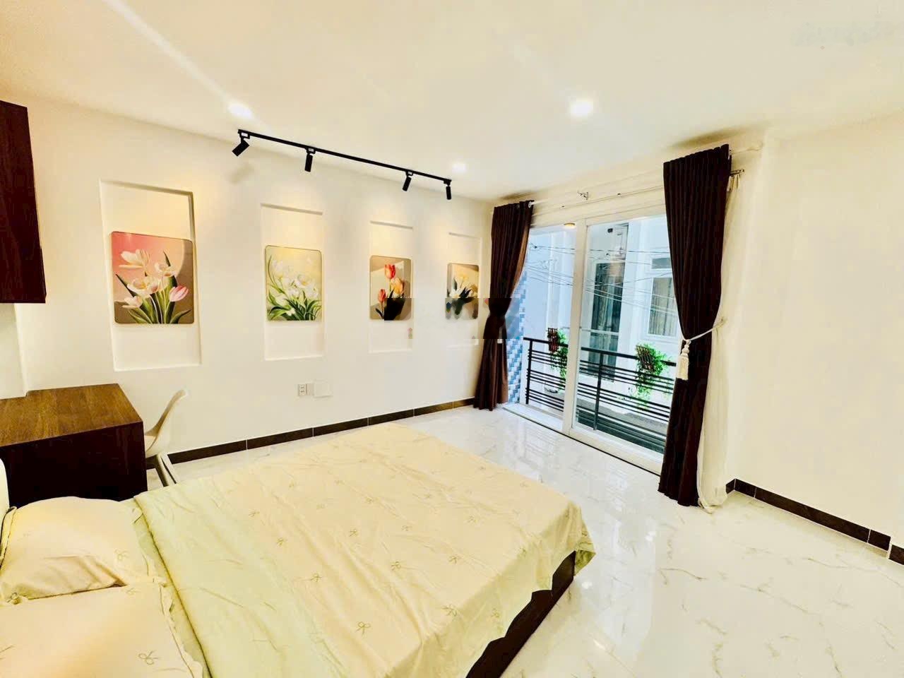 Bán nhà Phú Nhuận 4 tầng 7 tỉ 5 cạnh sân bay đi lại thuận tiện. Ba phòng ngủ lớn rộng