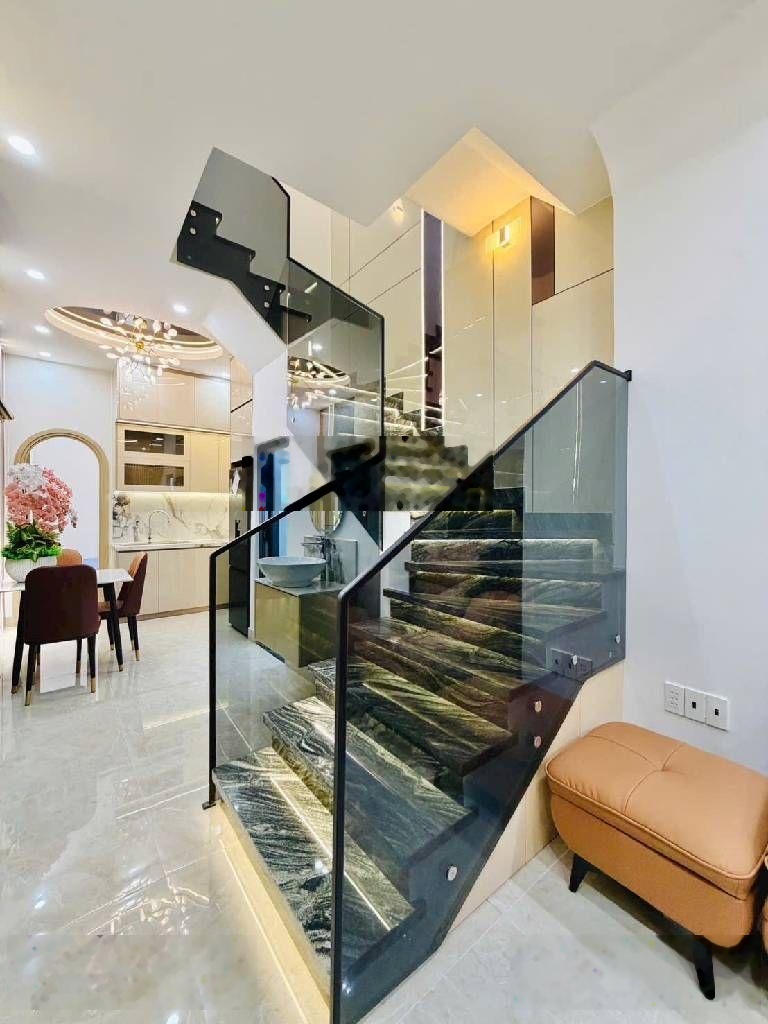 Bán Nhà đẹp 3 phòng ngủ ngay trung tâm thống nhất gò vấp giá tầm 6 tỷ đủ tiện ích