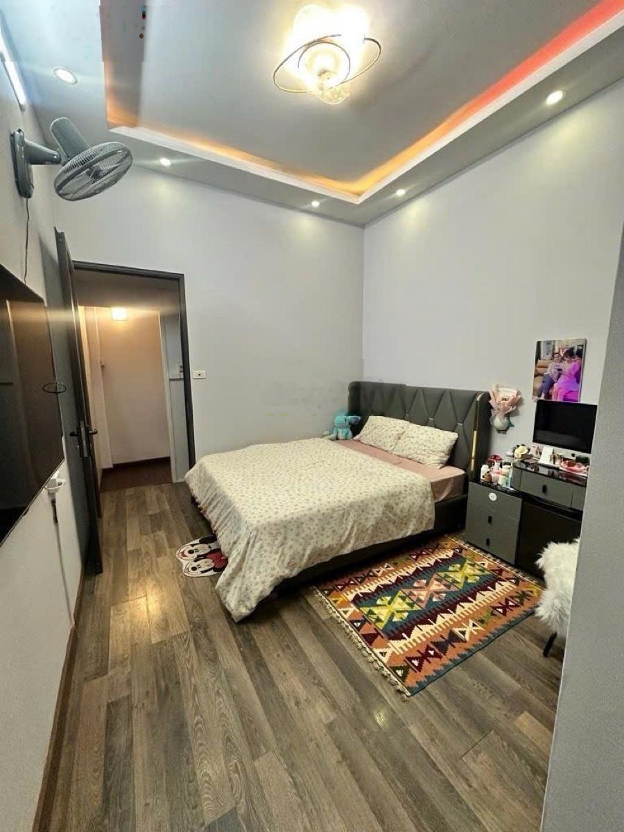 Bán Nhà Riêng phố Đại La - HBT, vị trí đẹp ngay phố, gần các trường đại học lớn, dt 36 m2, giá 8 tỷ