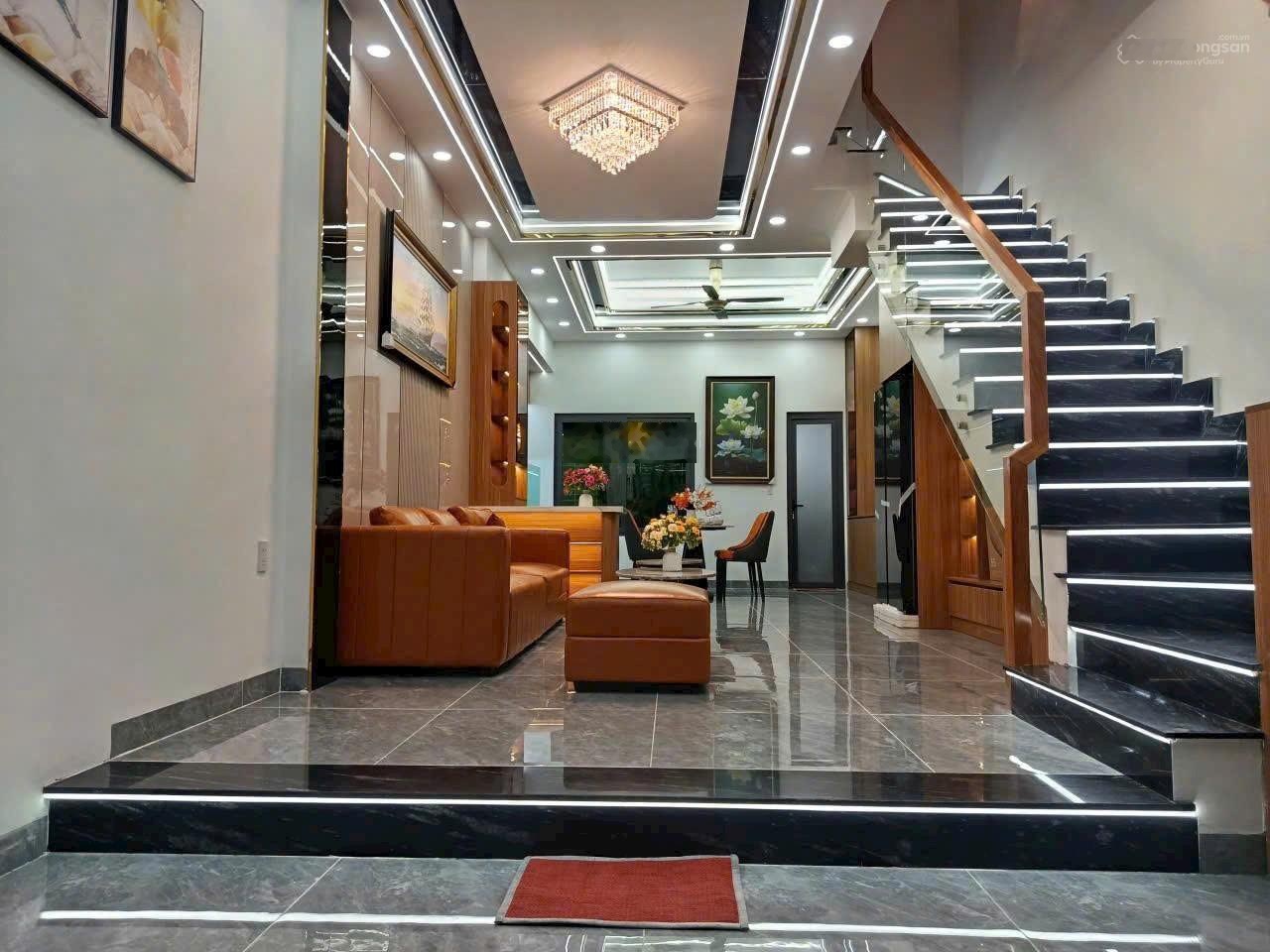 Bán nhà mới 3 tầng, lung linh nhận nhà trước tết, 2026, 4 phòng ngủ, giá 6.8 tỷ