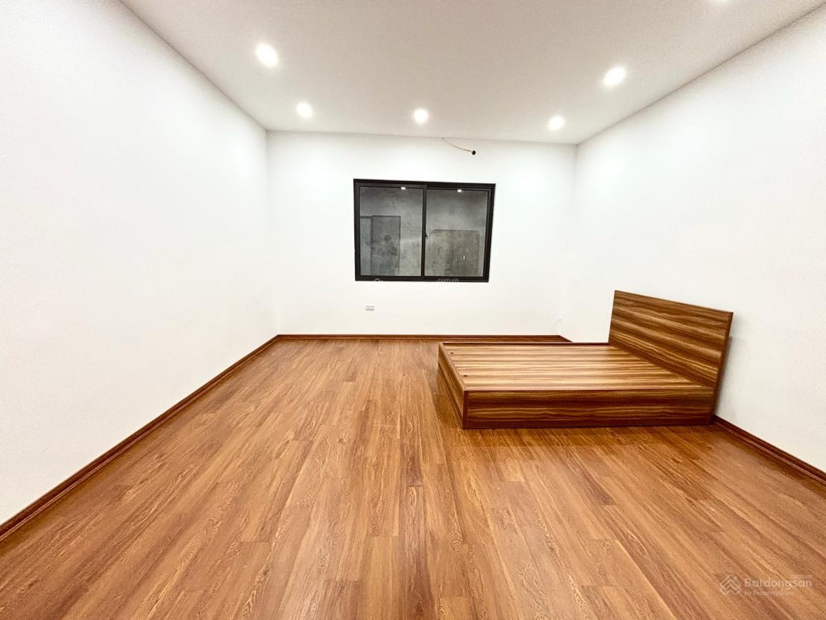 Nhà riêng 2PN, 2WC, 27m2, Hồ Văn Chương, Đống Đa, Hà Nội, 8,2 tỷ VND, bán gấp