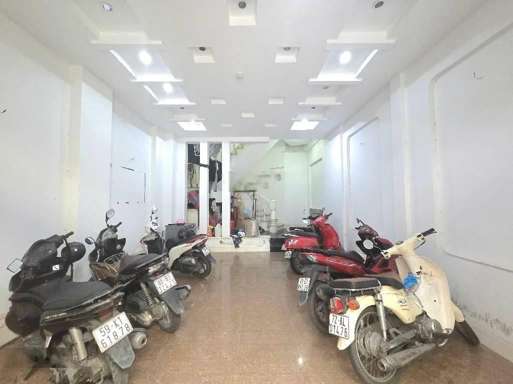 CHDV Khu Biệt thự Làng Hoa, P.9, GV. DT: 5m x 18m CN: 85m2, đường 12m, đct 30tr/th giá: 11,5ty TL