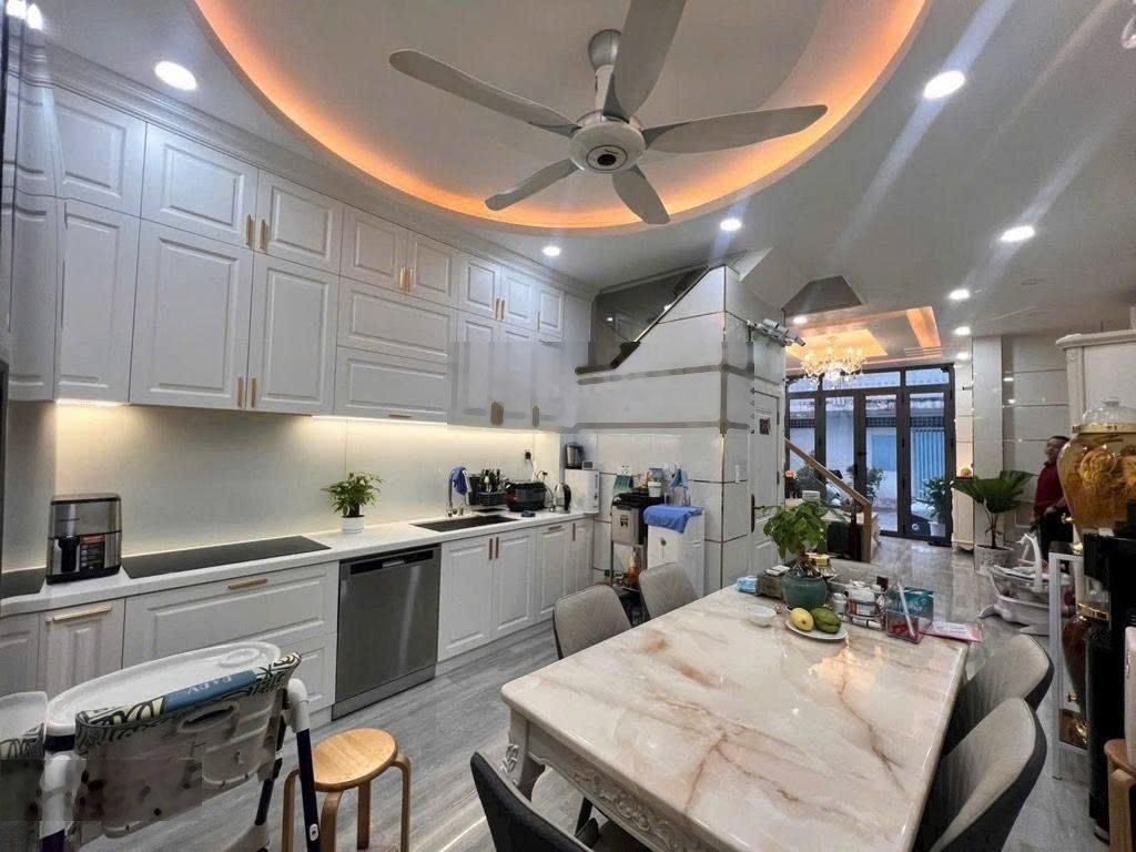 Giảm sâu 200tr giá 4 tỷ chủ kẹt tiền bán căn hoàng diệu khu bàn cờ đường 6m sổ hr ngay đh ngân hàng