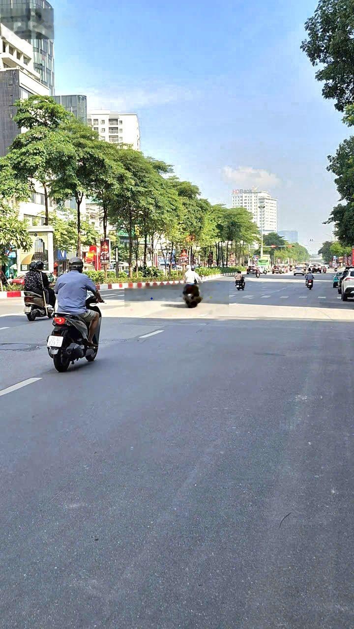 Bán nhà mặt phố Láng Hạ 135m2, 7 tầng giá: 135 tỷ. Ba Đình