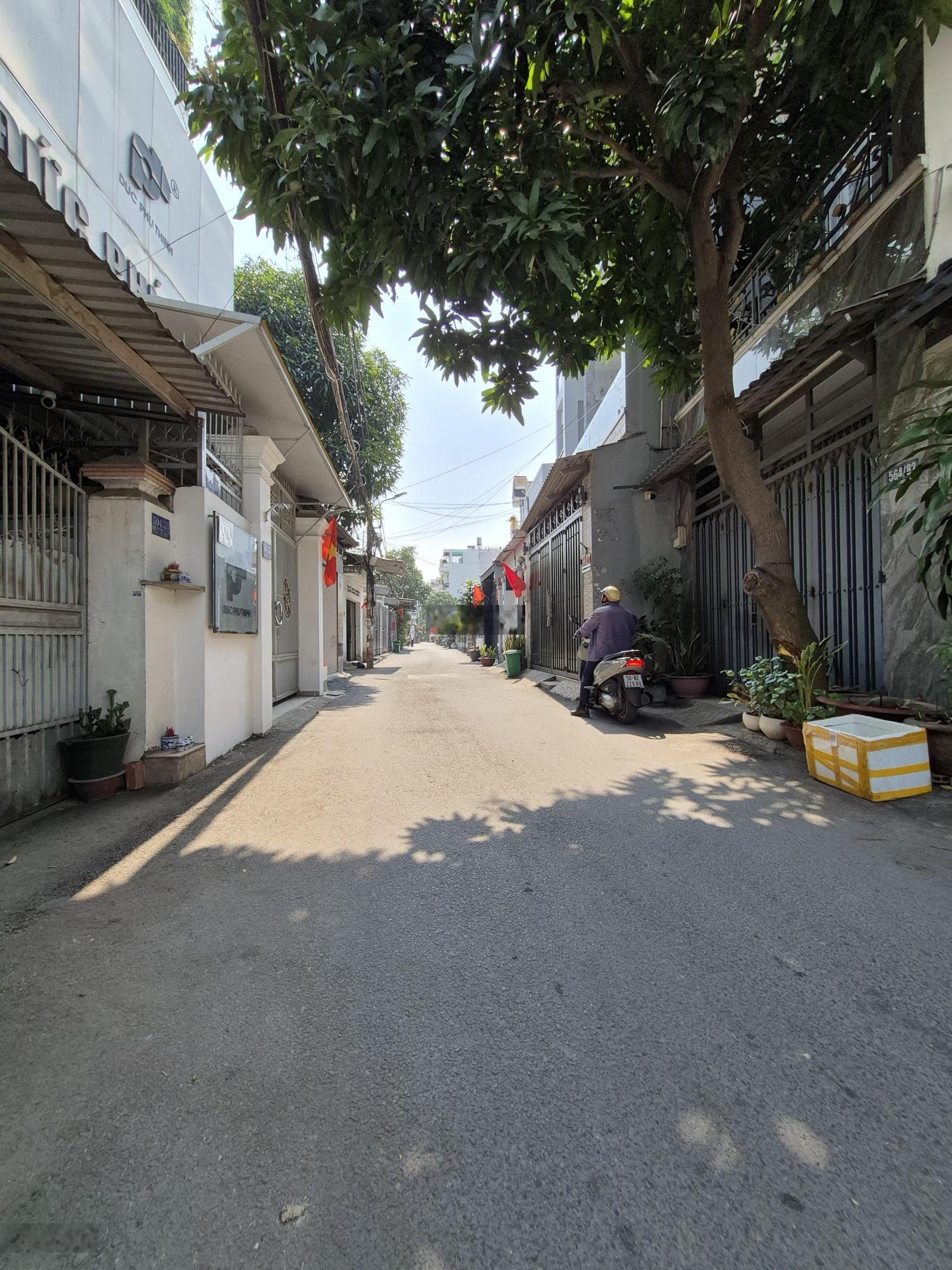 Xe Hơi Thông - 80m² (4 x16) nở hậu hậu 6.5m - 2 tầng- 7 Tỷ 6