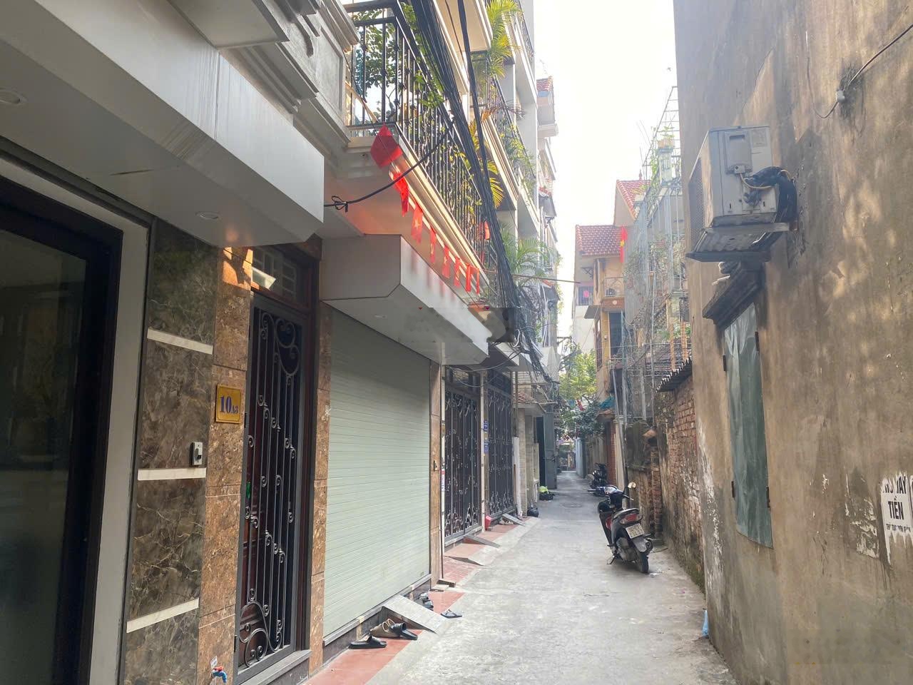 Hiếm! Bán nhà Lê Lợi Hà Đông 33.7m², MT 5.07m, 2 tầng ở ngay, giá 6.9 tỷ