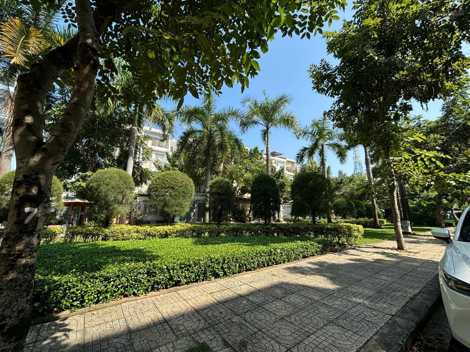 Bán đất đẹp ngay công viên - sát bên rạch xuyên tâm - đh văn lang 4.6x20m giá 14ty