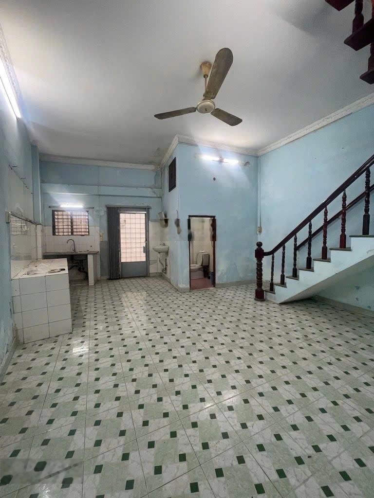 Sát phan đăng lưu hoàng hoa thám bình thạnh 52m2 hẻm xe hơi nở hậu -2 tầng. chủ thiện chí chốt 6.