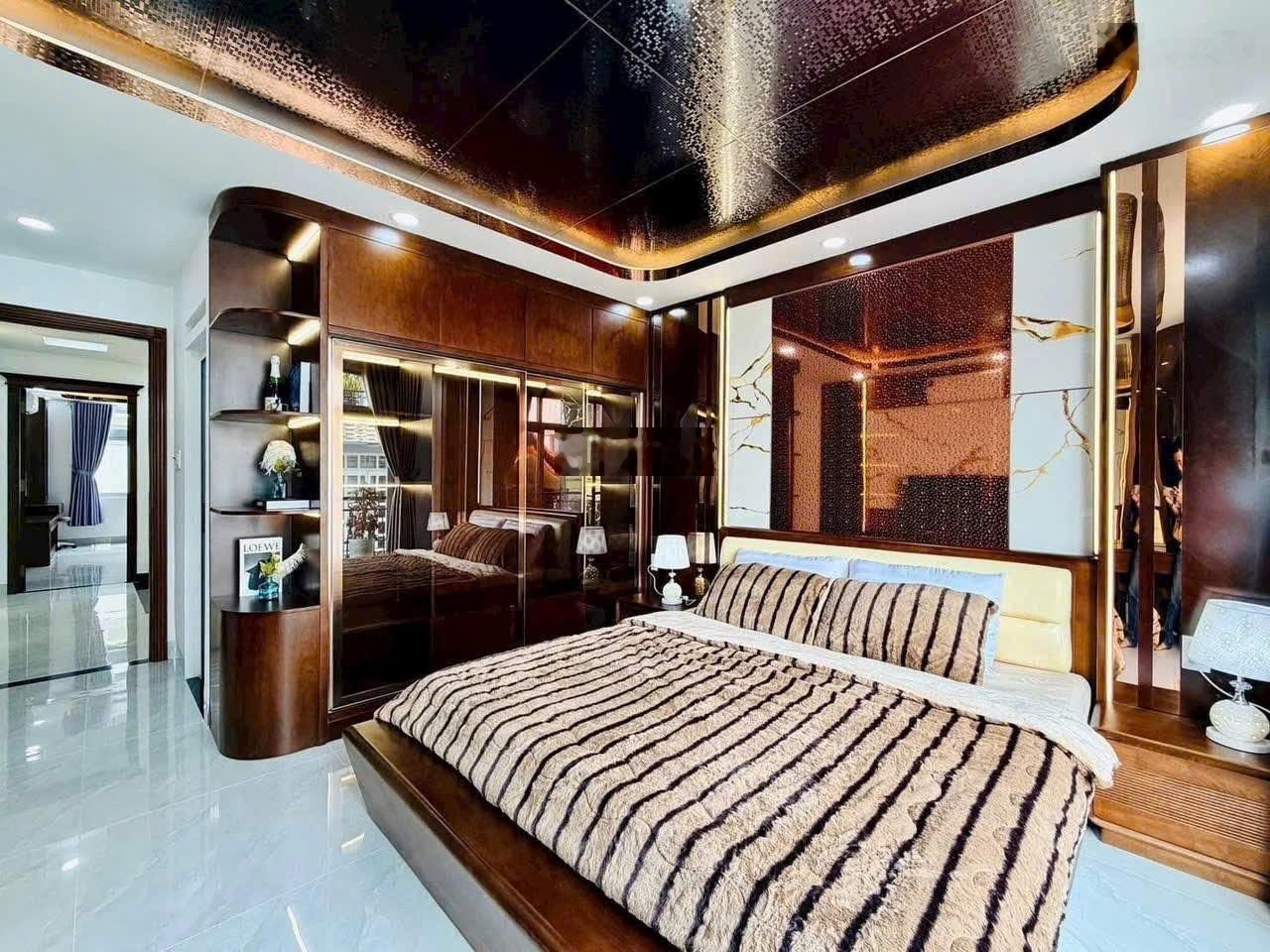 Nhà chính chủ bán gấp, Đ. Nguyễn Kim, P. 5, Q. 10, DT 73m2, sổ hồng riêng chính chủ