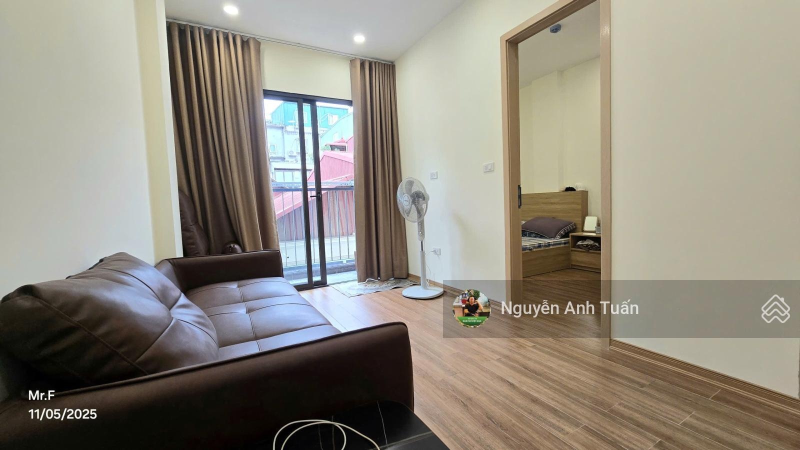 1K1N 35m2 ở 261 Trần Quốc Hoàn. Đầy đủ nội thất có tủ lạnh máy giặt sofa. Phòng sáng thoáng.