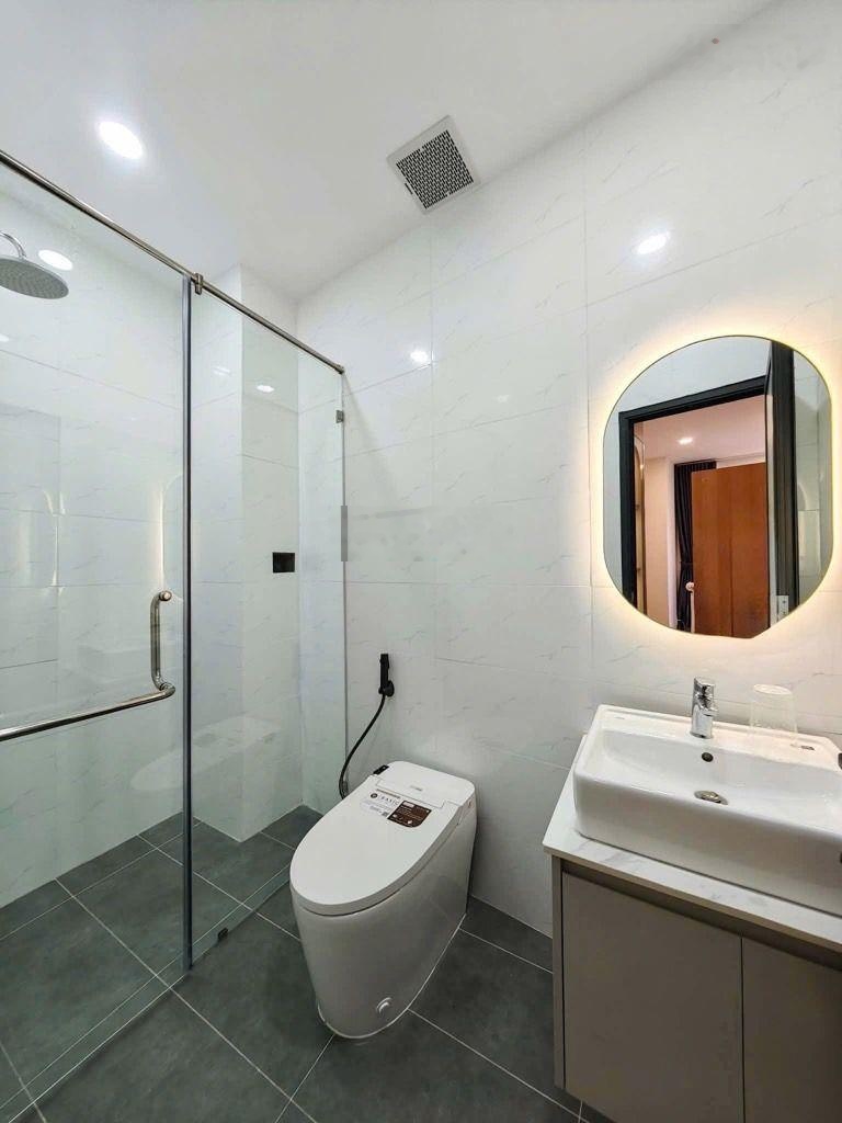 Đẹp lung linh, tt quận 3. đ. ng. đ. chiểu. hbg, thông, . 5 tầng, 35m2, 2pn, 8,68 tỷ. c. vườn chuối