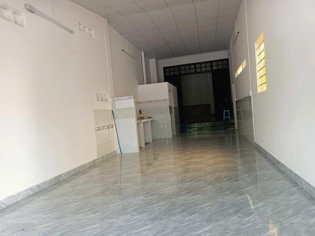 cho thuê nhà mặt tiền Hoàng Quốc Việt (4x16) giá 15 tr gần nhiều chung cư