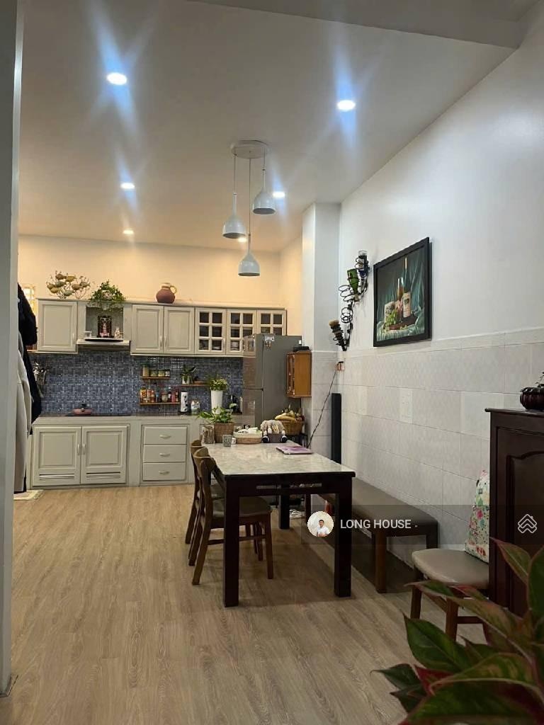 Nhà đẹp, 3 tầng, 80m2, sổ vuông hẻm rộng rãi nguyễn đình chính