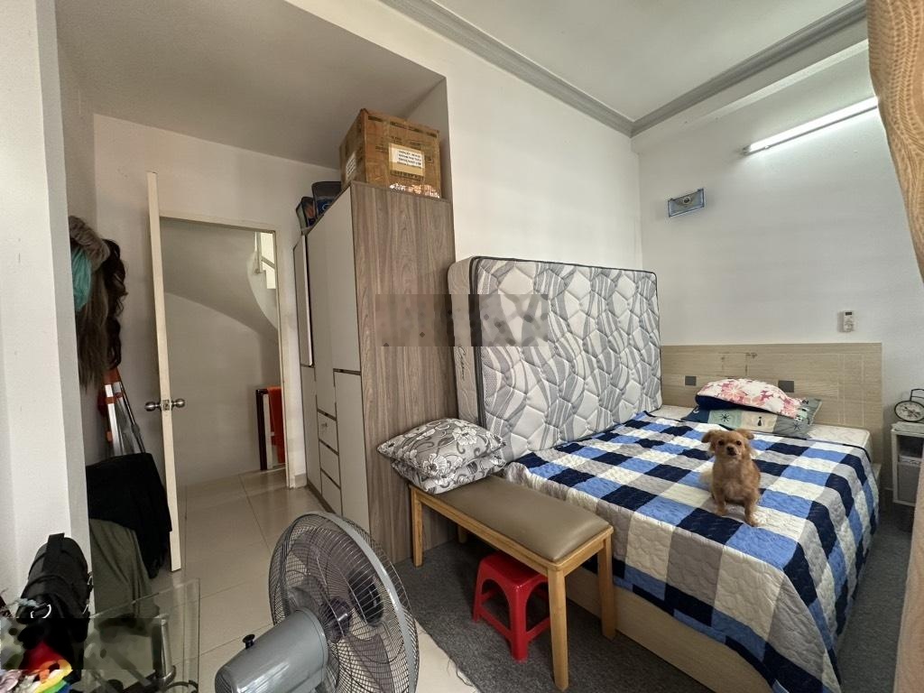 Nhà khu VIP Quận 1 - hẻm sạch 3m - 5 phòng ngủ - diện tích vuông - không lỗi phong thuỷ