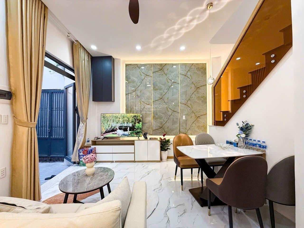 Nhà Đẹp Chỉ Việc Xách Vali Ở - 2 Tầng - 2 Phòng Ngủ - Vị trí vàng