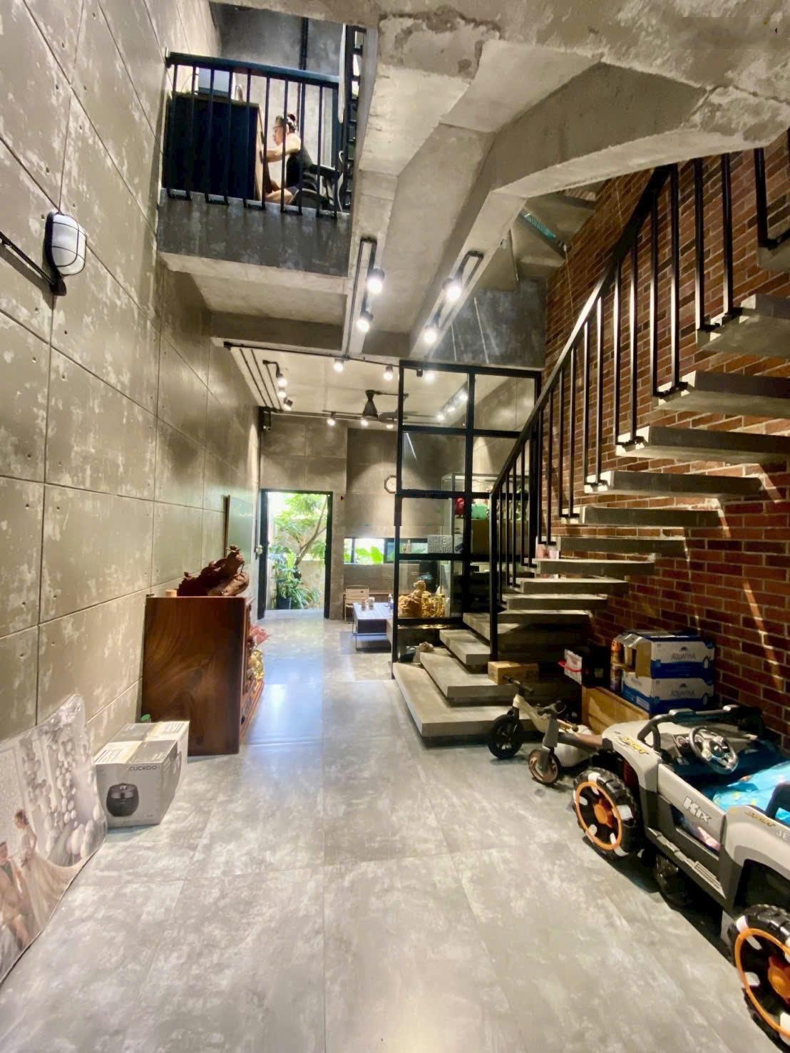 Bán nhà mới đón tết - 4 tầng mới keng phú hữu q9 đường 7m ô tô tránh - giá 6.x tỷ .