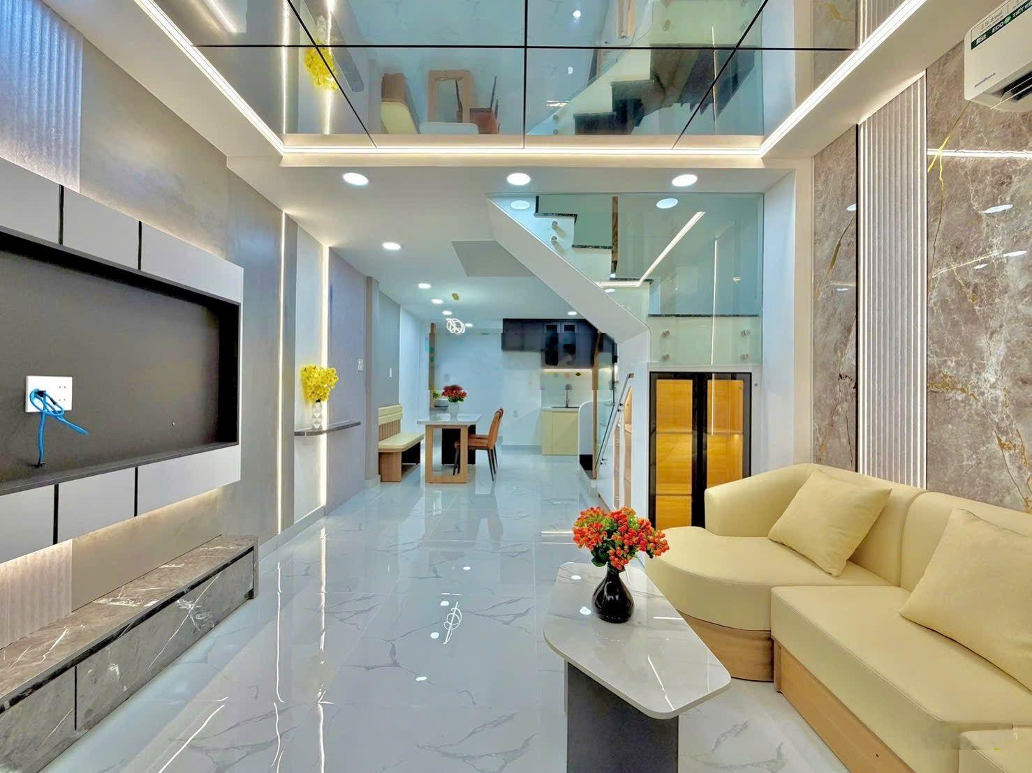 Nhà Đẹp Nở Hậu - 5 Tầng - 6 Phòng Ngủ - Phòng Xông Hơi