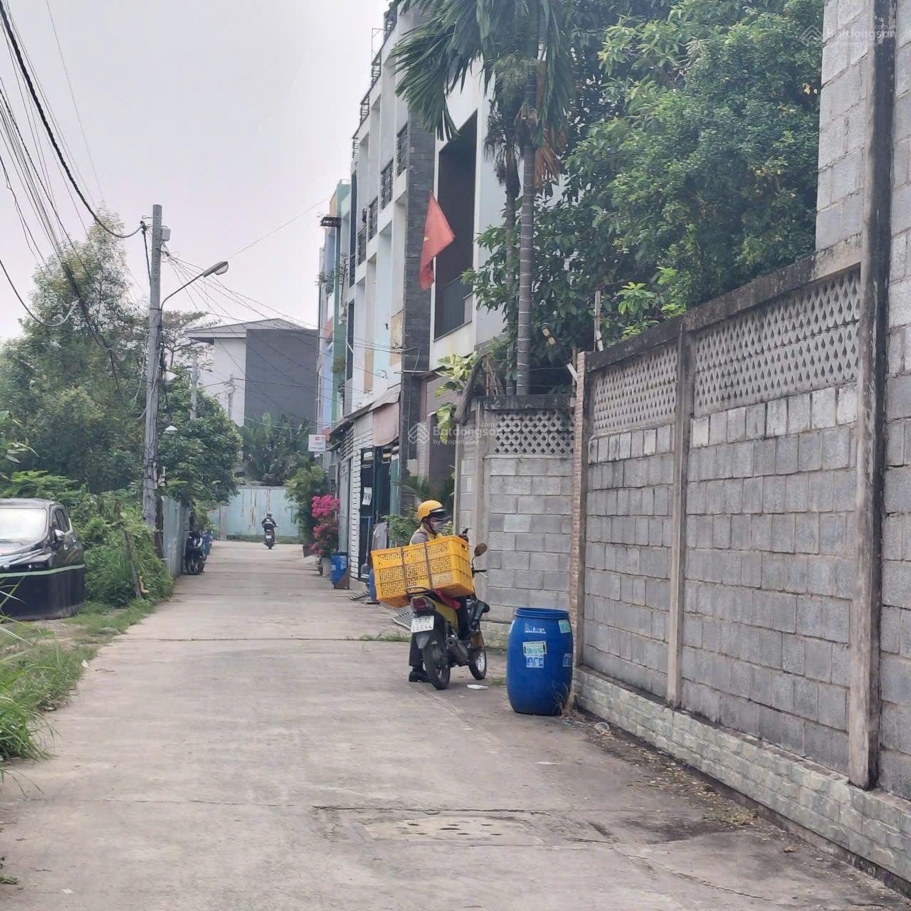 Nhà 2 tầng em mới nhận trực tiếp từ chủ 81m2-hẻm xe hơi-sát đường 11 linh xuân-thủ đức-giá 5.2tỷ