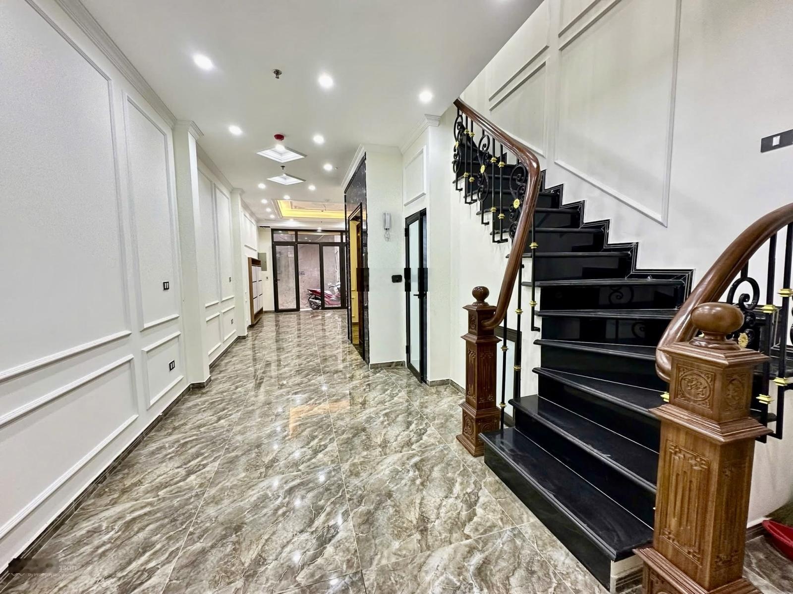 Bán nhà xuân la, tây hồ - 60 m2, lô góc, vf3 đỗ cửa, cách mặt phố 40m - 15.5tỷ.