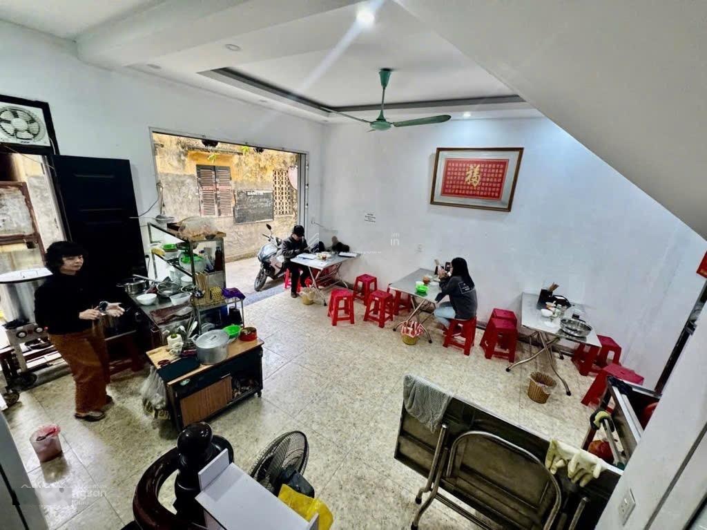 Bán Nhà 5 Tầng Cách Phố Hoàng Như Tiếp 1 Nhà ,đang kinh doanh DT 30m2 MT 5.5m Giá 9.2 tỷ