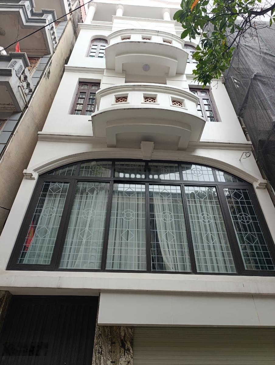 Bán nhà phân lô cầu giấy 51m- 5 tầng- mt 5,1m- 15 tỷ. mặt ngõ kinh doanh - ô tô tránh -tk thông sàn