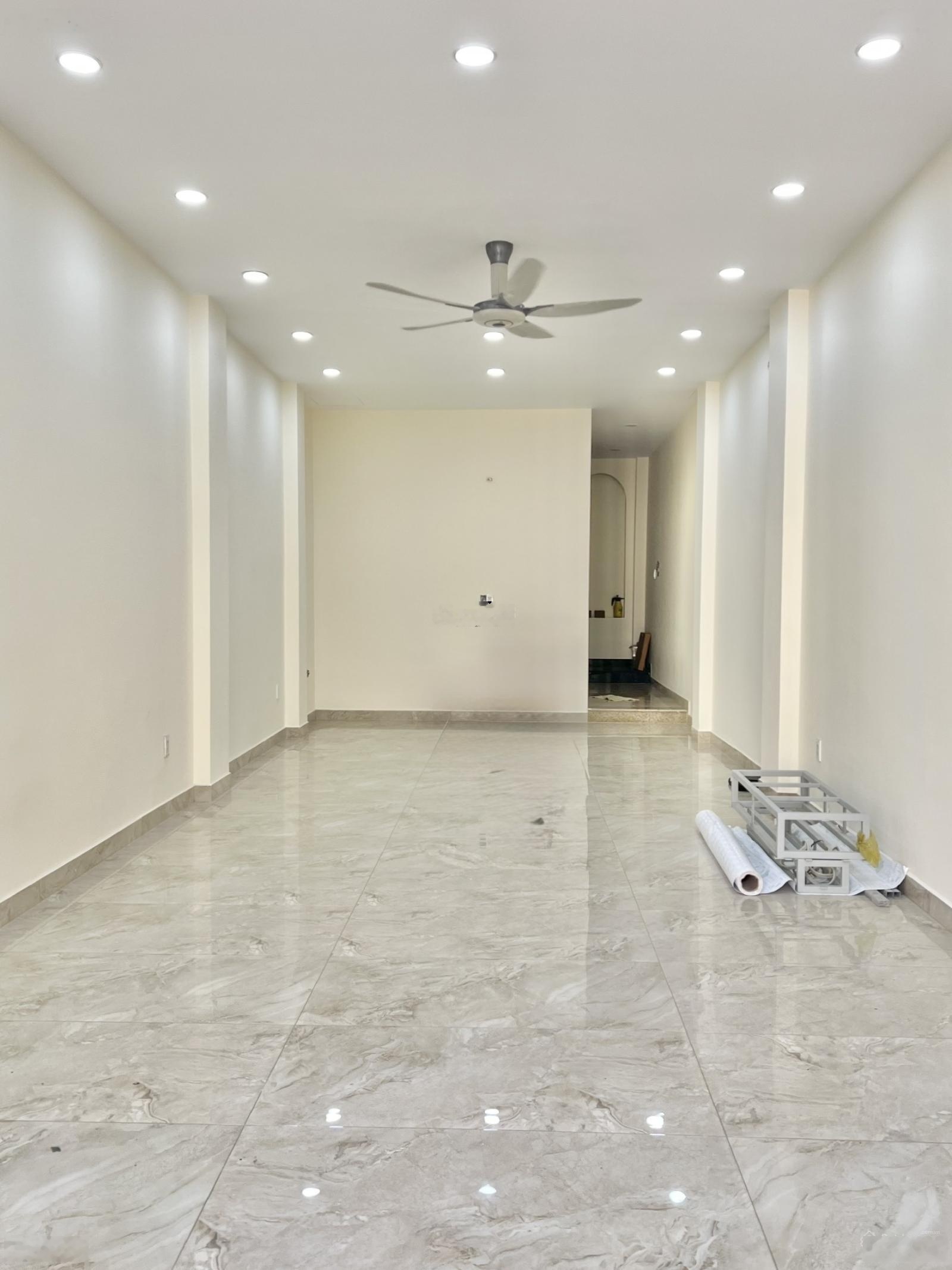 Cho thuê mặt bằng kinh doanh mặt tiền đường Nguyễn Cửu Vân. Anh Nhân 0906221166