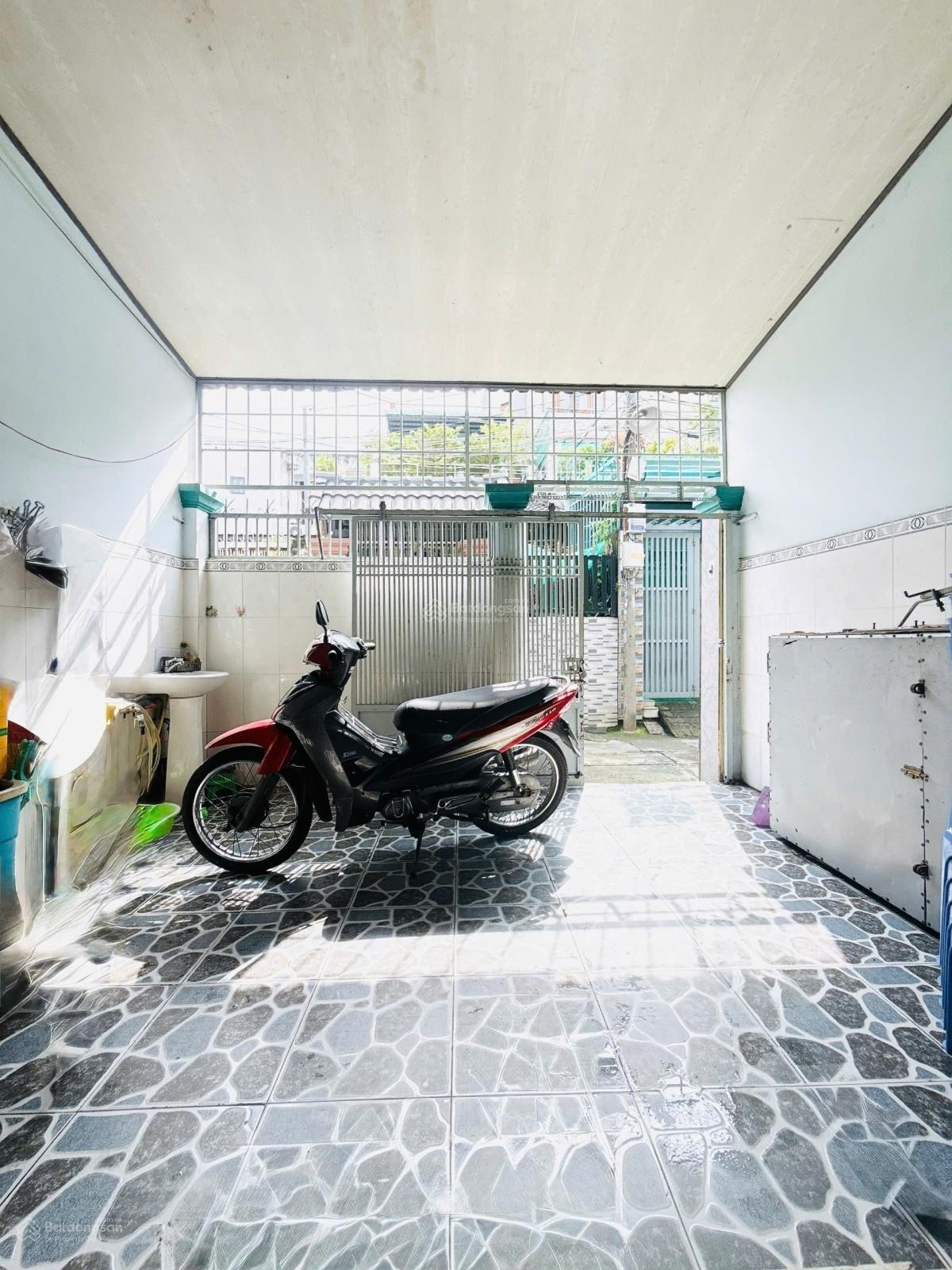 Hẻm ô tô thông Nguyễn Sơn, Tân Phú nhà 2 tầng 60m2