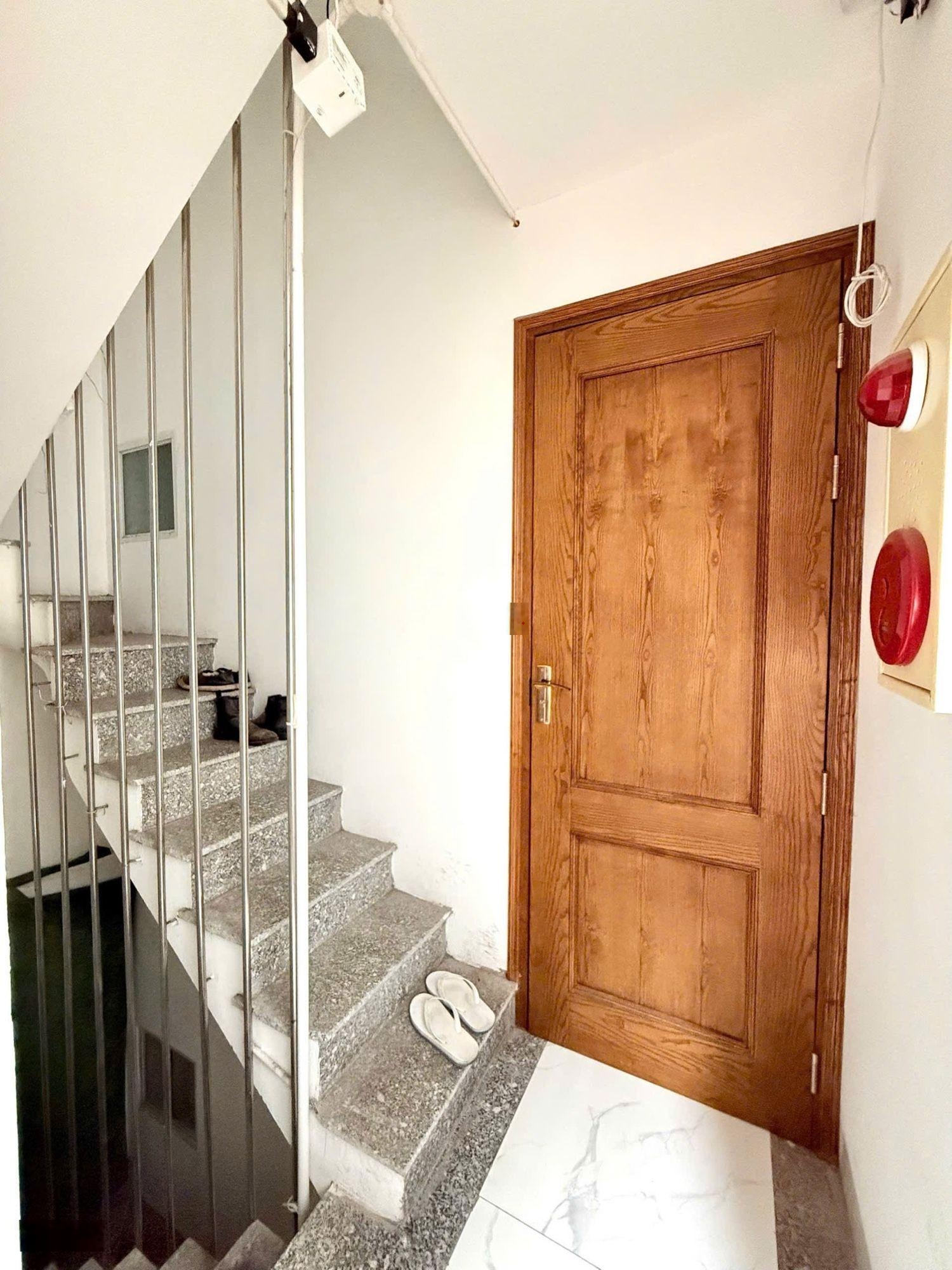 Bán ccmn gà đẻ trứng vàng-lãi ròng hàng tháng-tt thanh xuân-ô tô vào nhà-13 phòng khép kín-doanh th