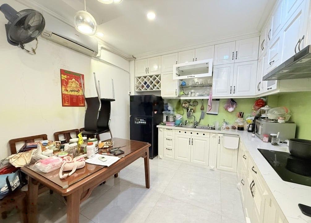 Chủ gấp bán nhà 4 tầng Bùi Đình Tuý, Bình Thạnh, gần chợ Bà Chiểu 4PN, DT60m2.Giá chốt 8 tỷ. Ở ngay