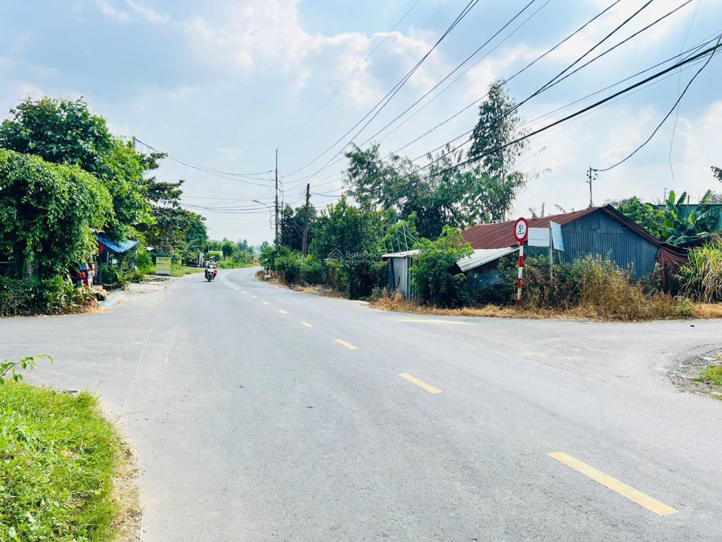 Bán lô góc 2 mặt tiền Trần Văn Chẩm 134m2 sổ mới 2025 ngay Công viên Nước Củ Chi, từ TL8 vào 400m