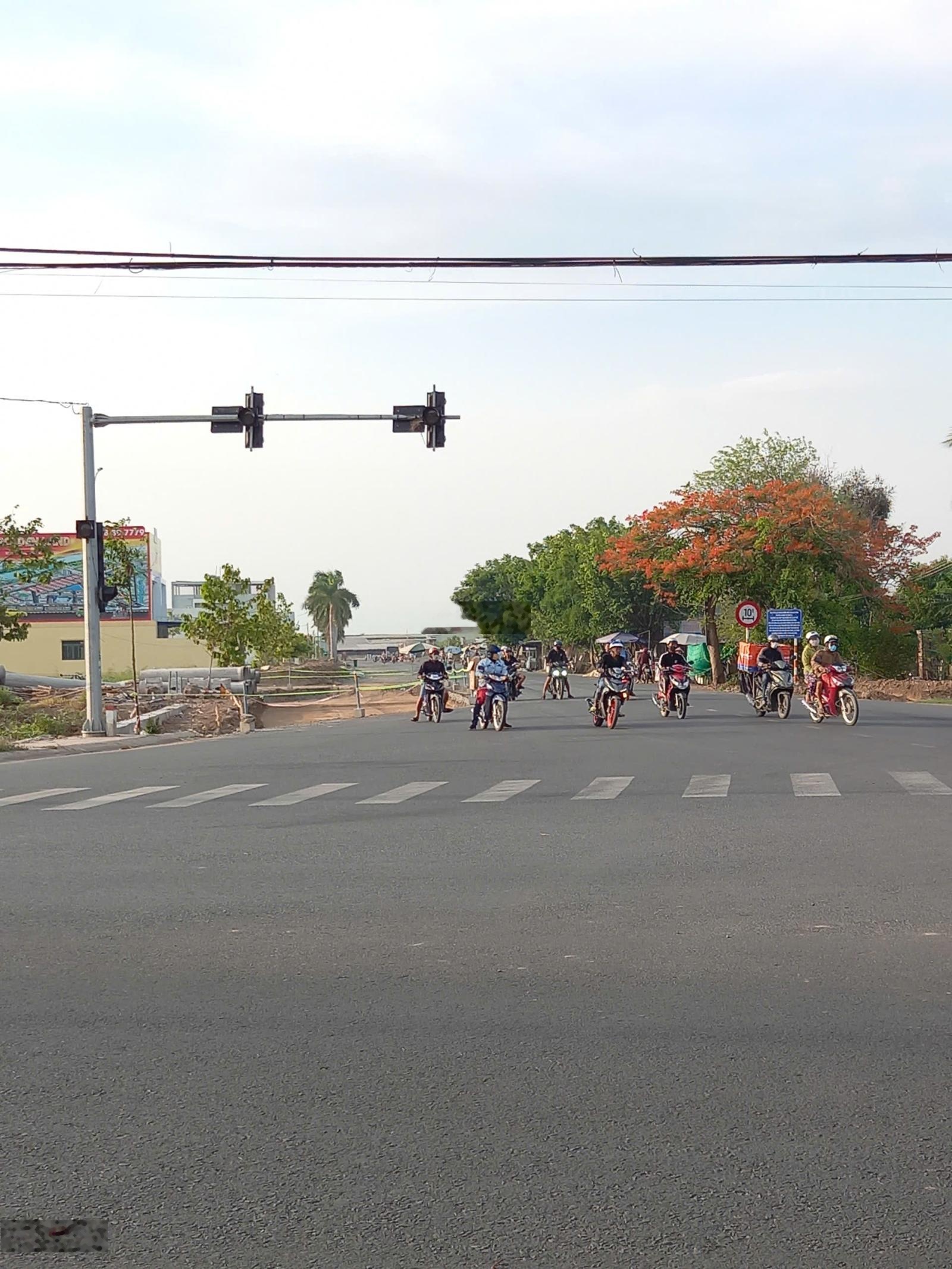 Bán đất thổ cư trung tâm Thủ Thừa, Long An. Sổ hồng riêng, ký sang tên ngay