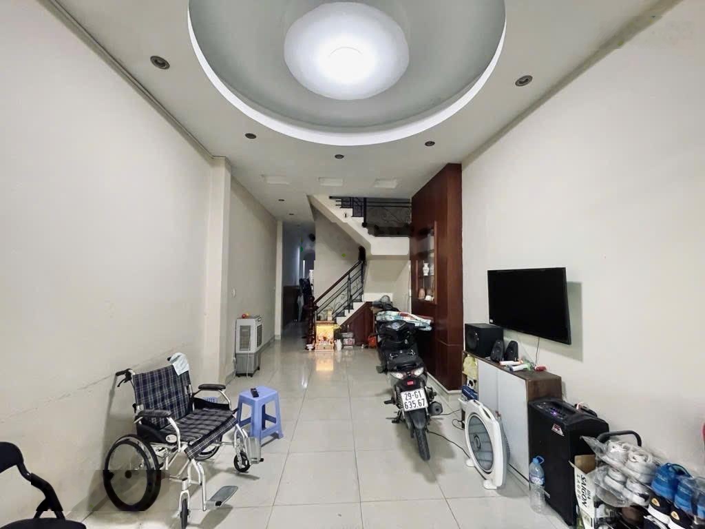Nhà đẹp 3 tầng, 4x20, hxh tránh đường nguyễn văn đậu